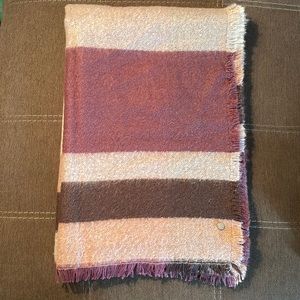 EXPRESS Blanket Scarf